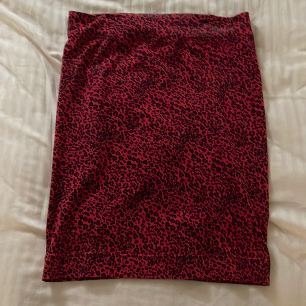 Hard tail red leopard skirt. 23 inches from waist till bottom.